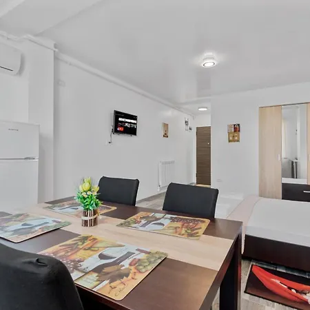 Studio Promenada In Bulding Stefan Apartamento *